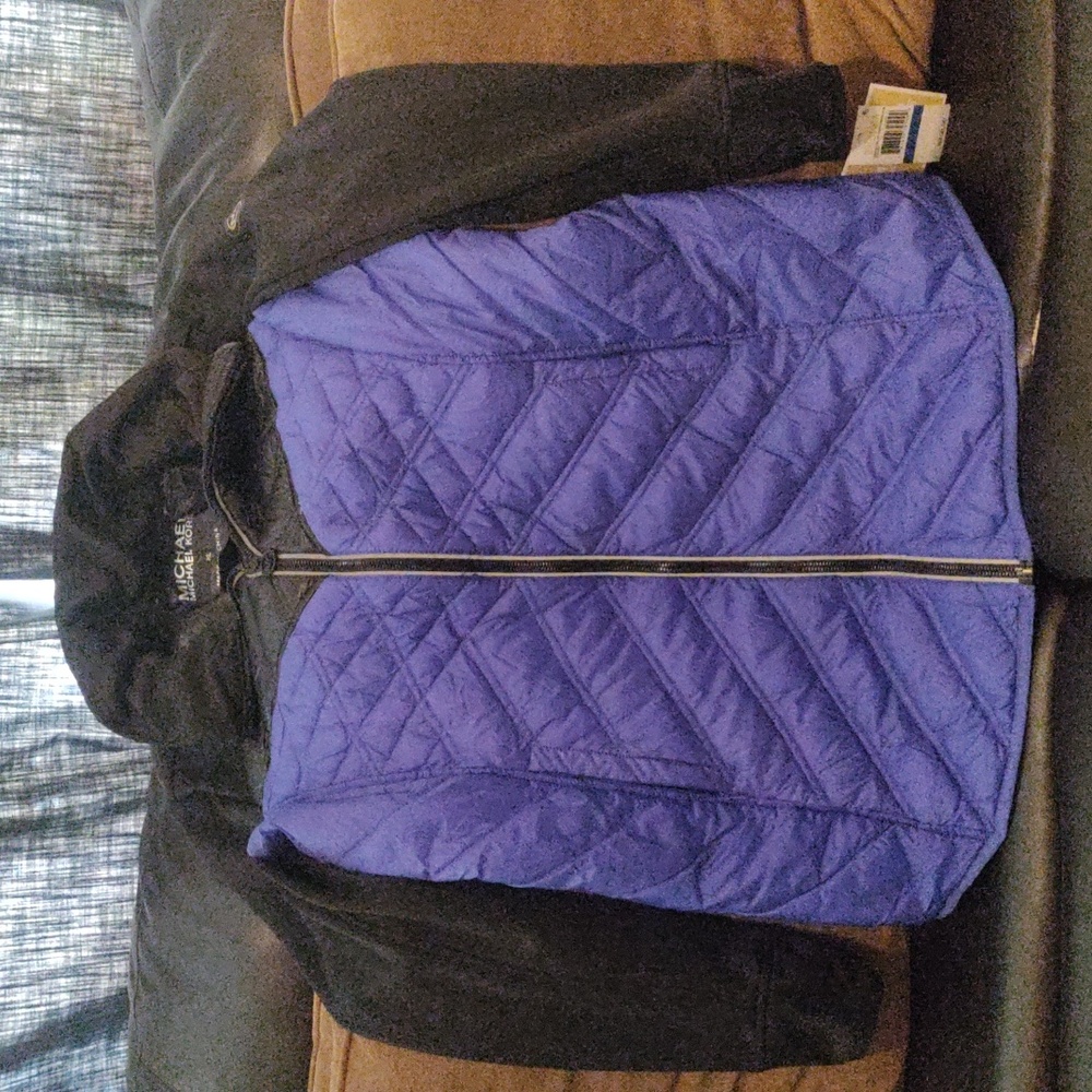 Michael Kors Puffer Jacket 🧥 (N.W.T)